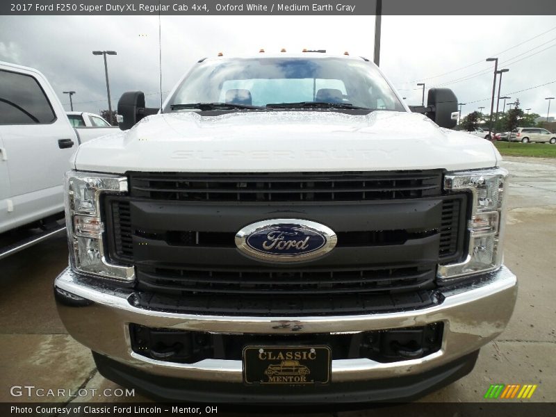 Oxford White / Medium Earth Gray 2017 Ford F250 Super Duty XL Regular Cab 4x4