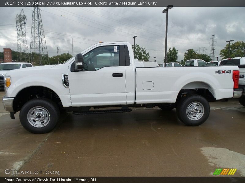 Oxford White / Medium Earth Gray 2017 Ford F250 Super Duty XL Regular Cab 4x4