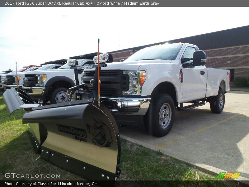 Oxford White / Medium Earth Gray 2017 Ford F350 Super Duty XL Regular Cab 4x4