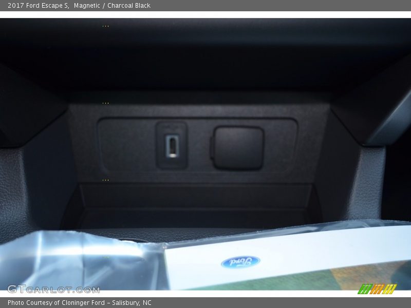 Magnetic / Charcoal Black 2017 Ford Escape S