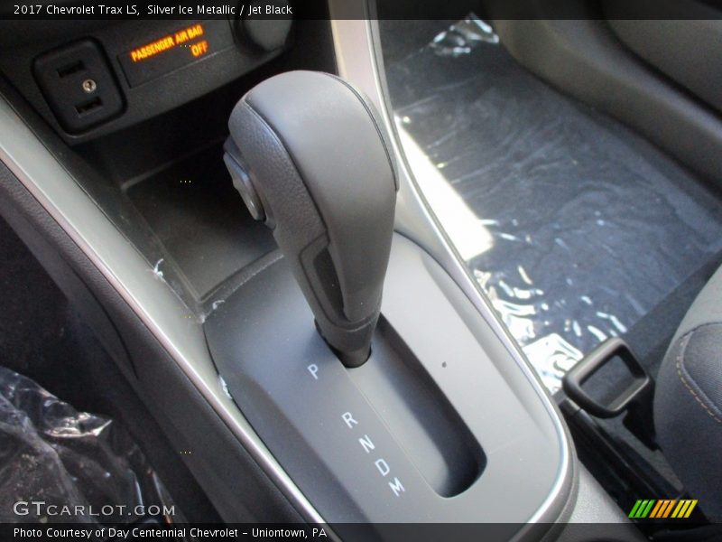 Silver Ice Metallic / Jet Black 2017 Chevrolet Trax LS