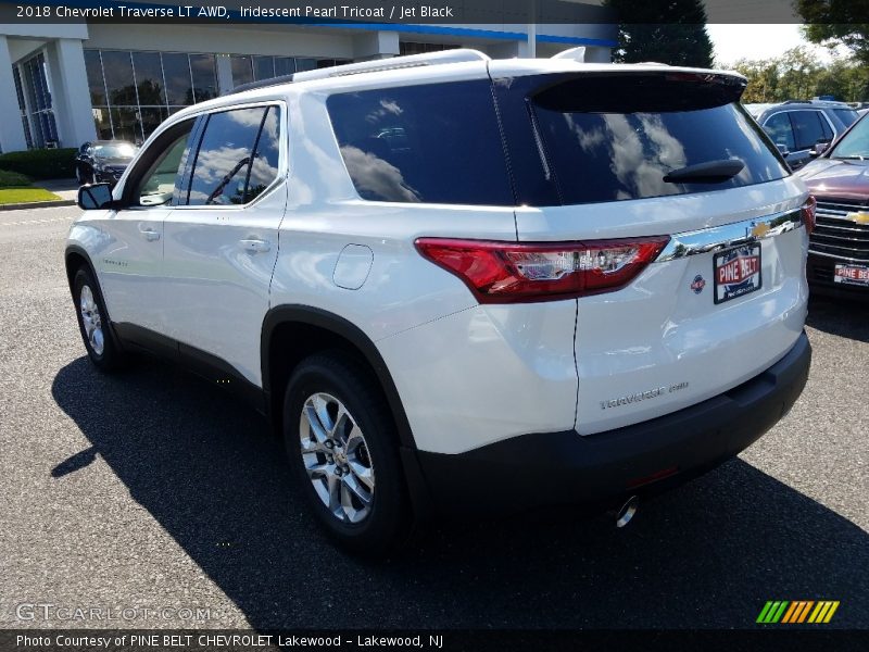 Iridescent Pearl Tricoat / Jet Black 2018 Chevrolet Traverse LT AWD