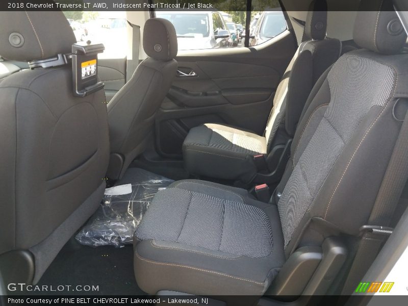 Iridescent Pearl Tricoat / Jet Black 2018 Chevrolet Traverse LT AWD