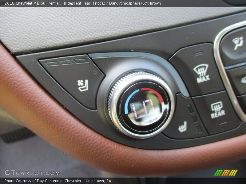 Iridescent Pearl Tricoat / Dark Atmosphere/Loft Brown 2018 Chevrolet Malibu Premier