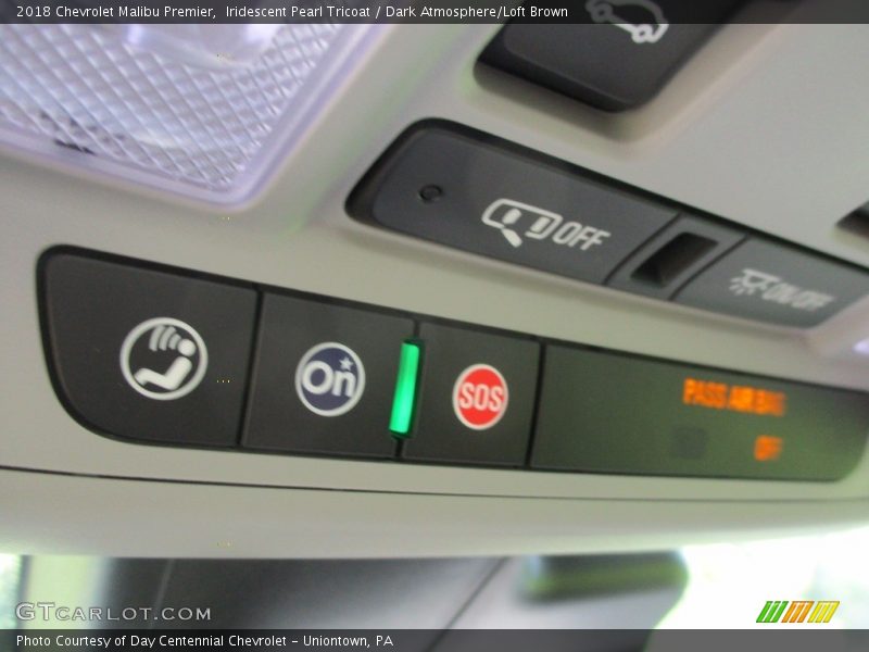Iridescent Pearl Tricoat / Dark Atmosphere/Loft Brown 2018 Chevrolet Malibu Premier