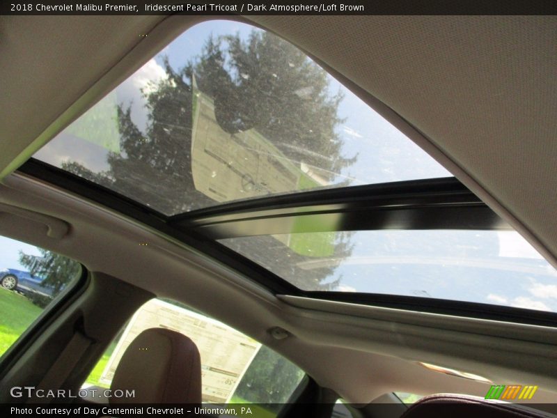 Iridescent Pearl Tricoat / Dark Atmosphere/Loft Brown 2018 Chevrolet Malibu Premier