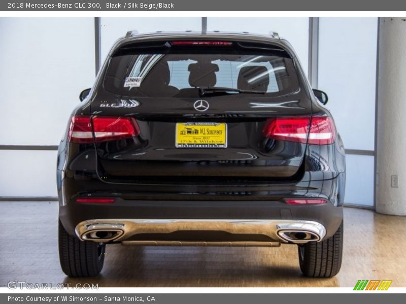 Black / Silk Beige/Black 2018 Mercedes-Benz GLC 300