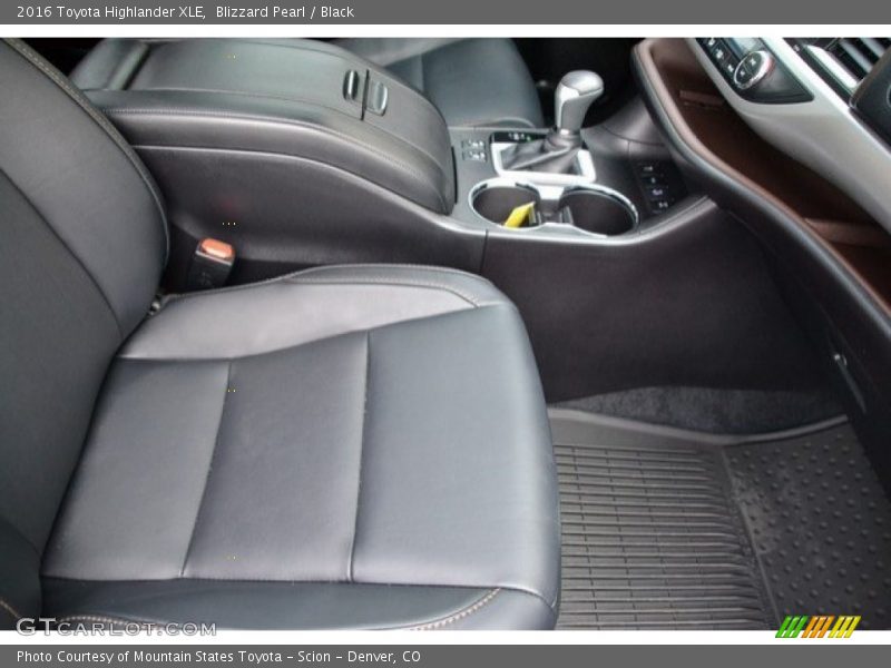 Blizzard Pearl / Black 2016 Toyota Highlander XLE