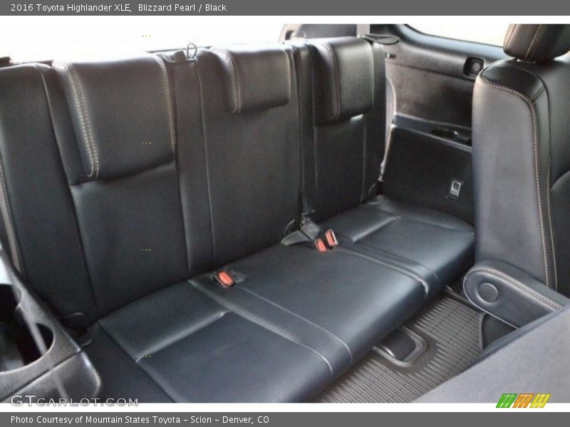 Blizzard Pearl / Black 2016 Toyota Highlander XLE
