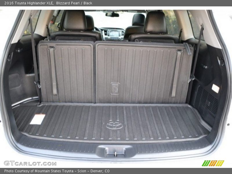 Blizzard Pearl / Black 2016 Toyota Highlander XLE