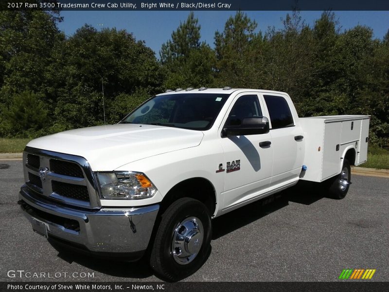 Bright White / Black/Diesel Gray 2017 Ram 3500 Tradesman Crew Cab Utility