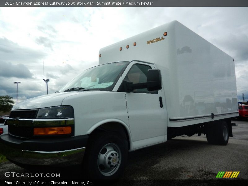Summit White / Medium Pewter 2017 Chevrolet Express Cutaway 3500 Work Van