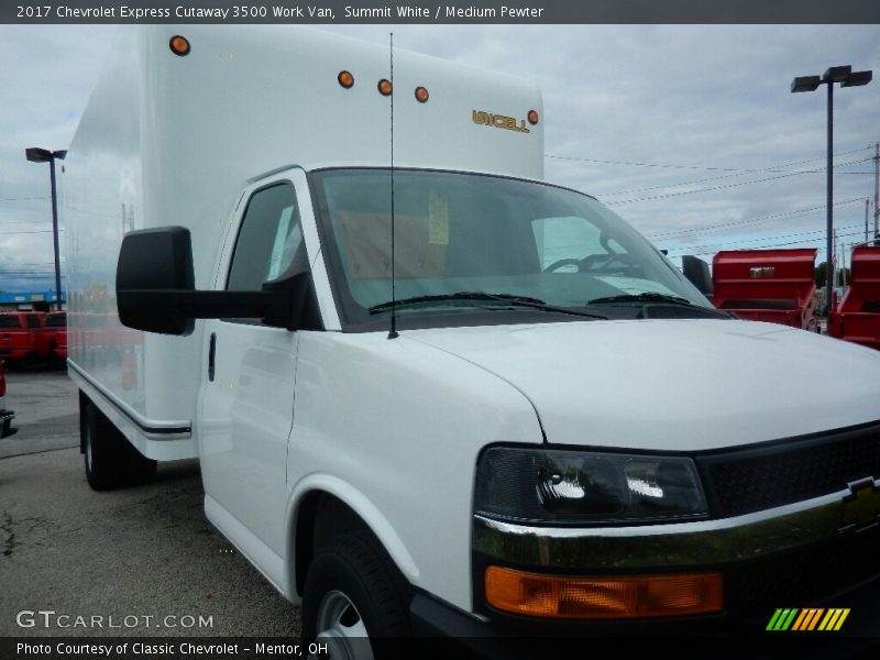 Summit White / Medium Pewter 2017 Chevrolet Express Cutaway 3500 Work Van