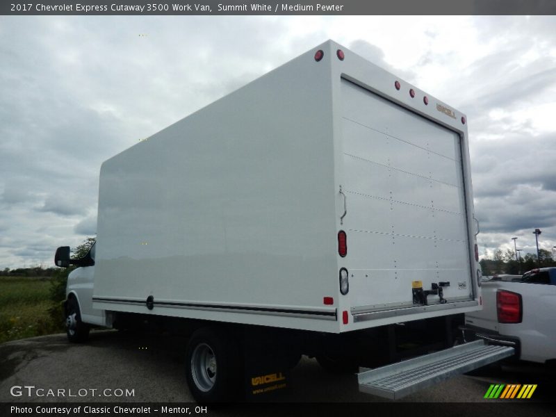 Summit White / Medium Pewter 2017 Chevrolet Express Cutaway 3500 Work Van