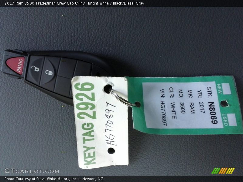 Bright White / Black/Diesel Gray 2017 Ram 3500 Tradesman Crew Cab Utility