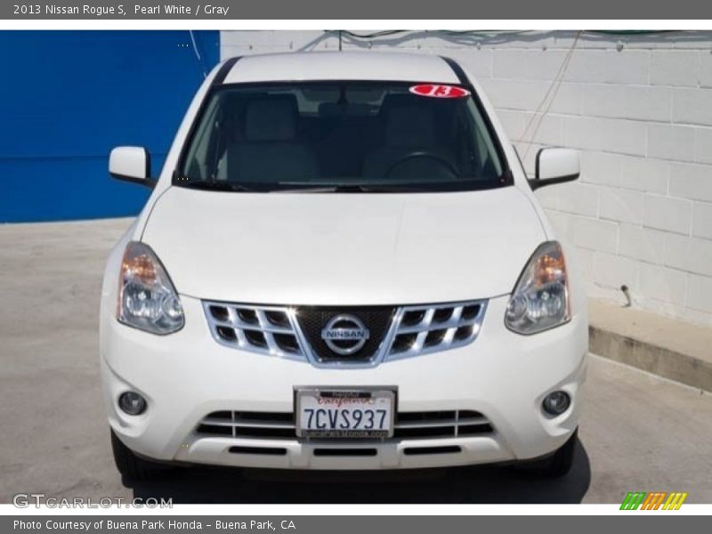 Pearl White / Gray 2013 Nissan Rogue S