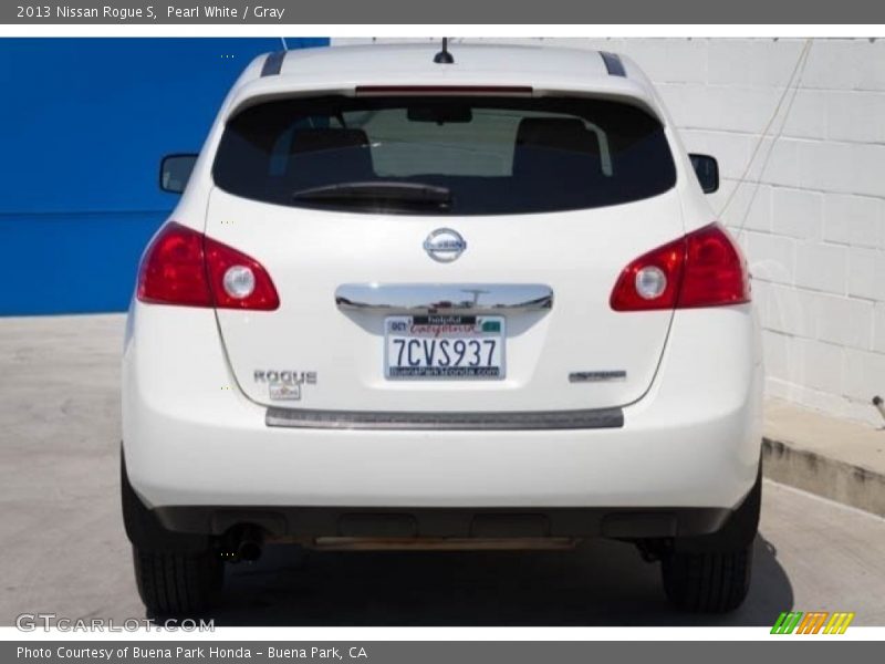 Pearl White / Gray 2013 Nissan Rogue S