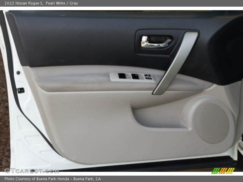 Pearl White / Gray 2013 Nissan Rogue S