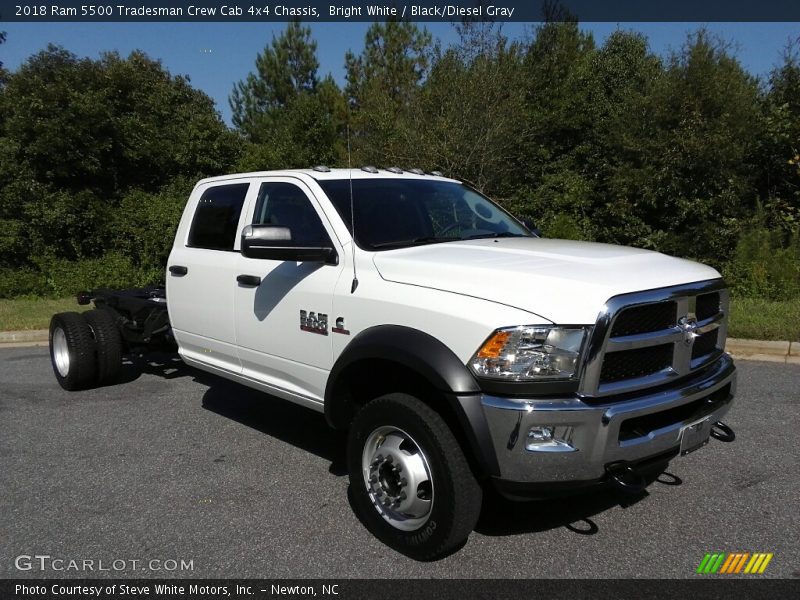  2018 5500 Tradesman Crew Cab 4x4 Chassis Bright White