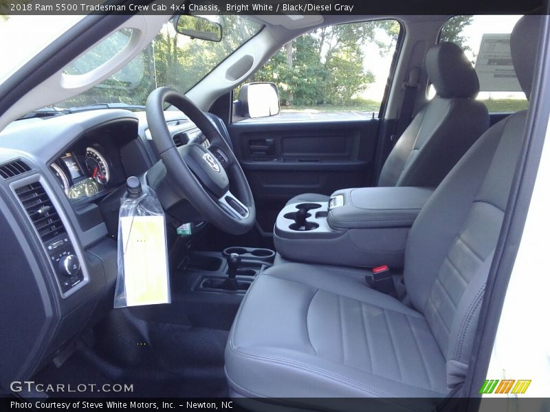  2018 5500 Tradesman Crew Cab 4x4 Chassis Black/Diesel Gray Interior