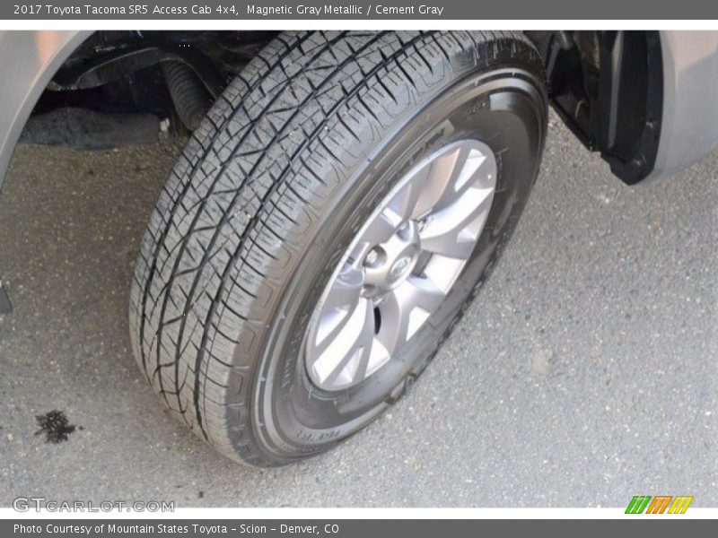 Magnetic Gray Metallic / Cement Gray 2017 Toyota Tacoma SR5 Access Cab 4x4