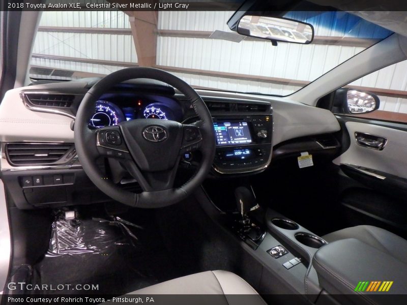 Celestial Silver Metallic / Light Gray 2018 Toyota Avalon XLE
