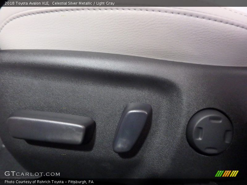 Celestial Silver Metallic / Light Gray 2018 Toyota Avalon XLE