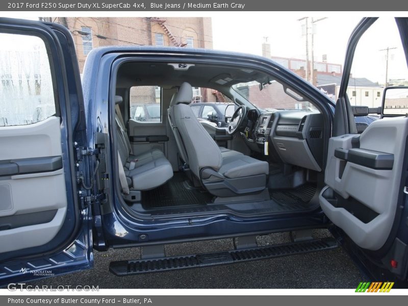 Blue Jeans / Medium Earth Gray 2017 Ford F250 Super Duty XL SuperCab 4x4