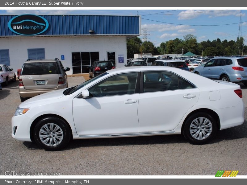 Super White / Ivory 2014 Toyota Camry LE