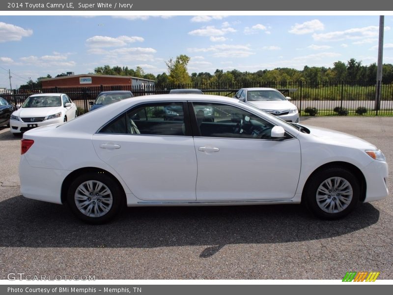 Super White / Ivory 2014 Toyota Camry LE