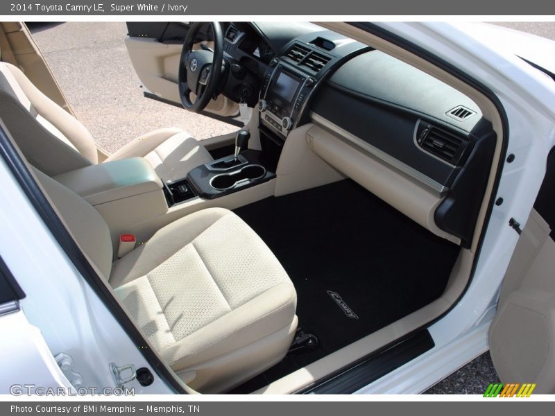 Super White / Ivory 2014 Toyota Camry LE