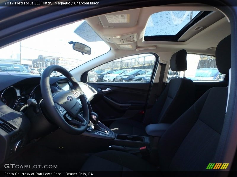 Magnetic / Charcoal Black 2017 Ford Focus SEL Hatch