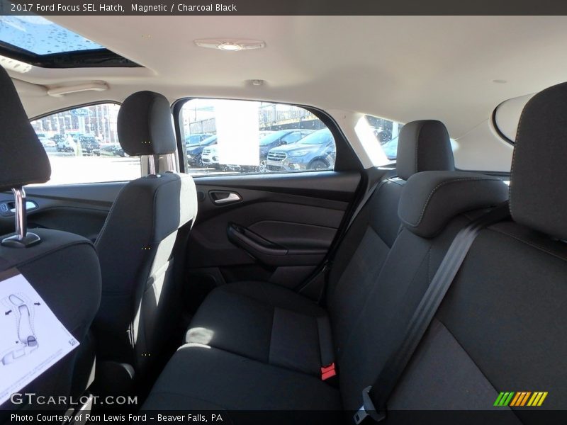 Magnetic / Charcoal Black 2017 Ford Focus SEL Hatch