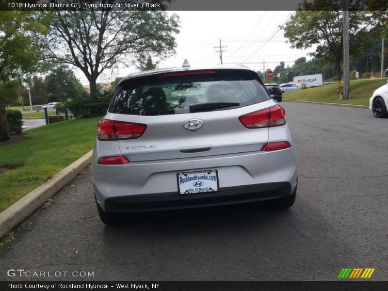 Symphony Air Silver / Black 2018 Hyundai Elantra GT