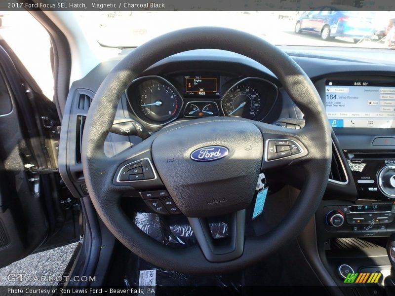 Magnetic / Charcoal Black 2017 Ford Focus SEL Hatch