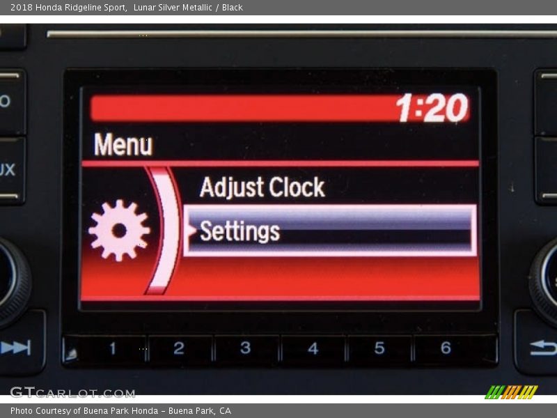 Lunar Silver Metallic / Black 2018 Honda Ridgeline Sport