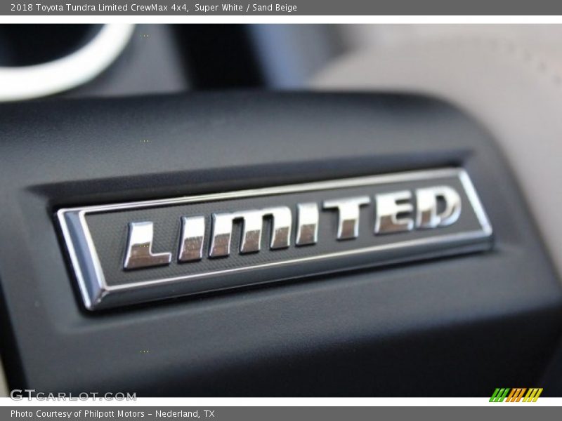 Super White / Sand Beige 2018 Toyota Tundra Limited CrewMax 4x4