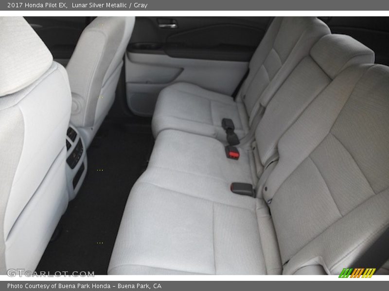 Lunar Silver Metallic / Gray 2017 Honda Pilot EX
