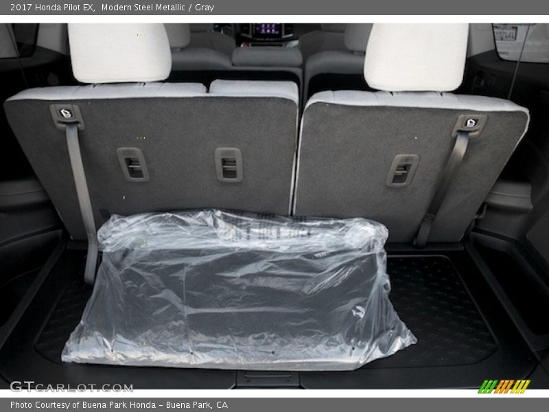 Modern Steel Metallic / Gray 2017 Honda Pilot EX