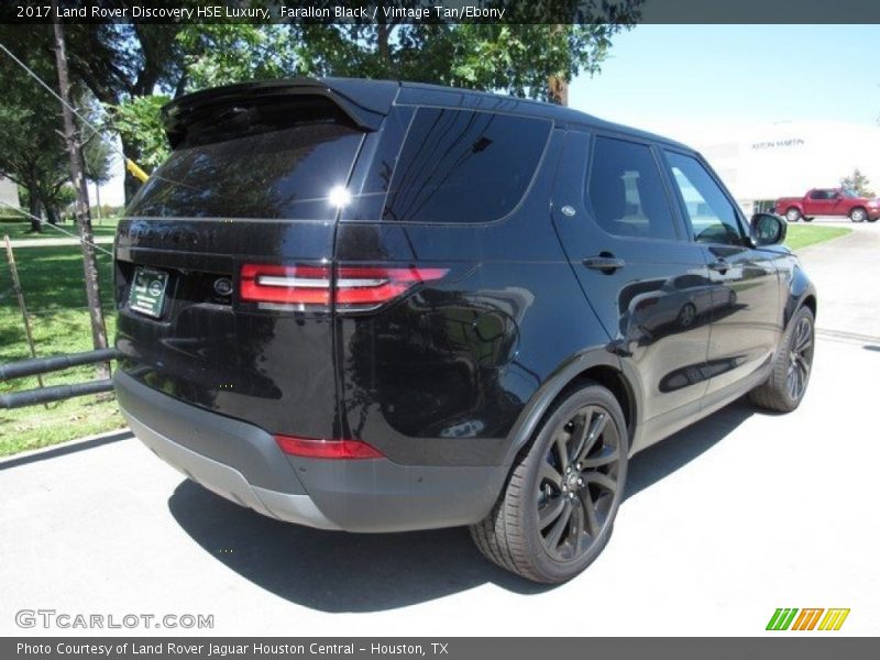 Farallon Black / Vintage Tan/Ebony 2017 Land Rover Discovery HSE Luxury