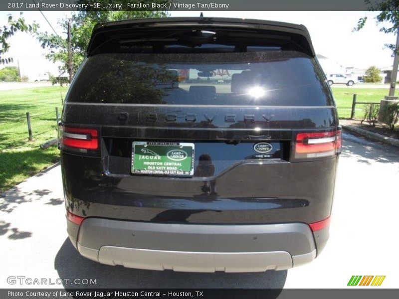 Farallon Black / Vintage Tan/Ebony 2017 Land Rover Discovery HSE Luxury