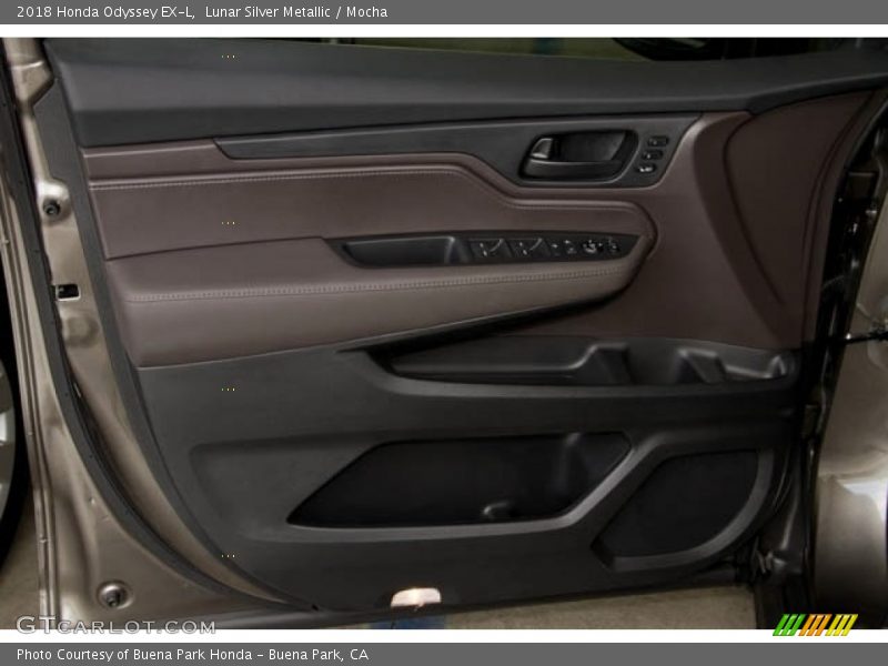 Lunar Silver Metallic / Mocha 2018 Honda Odyssey EX-L