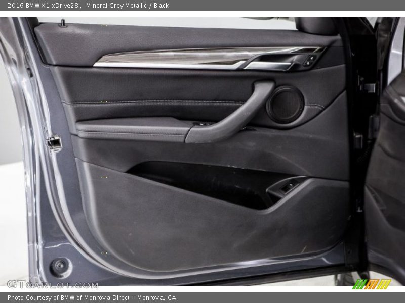 Mineral Grey Metallic / Black 2016 BMW X1 xDrive28i
