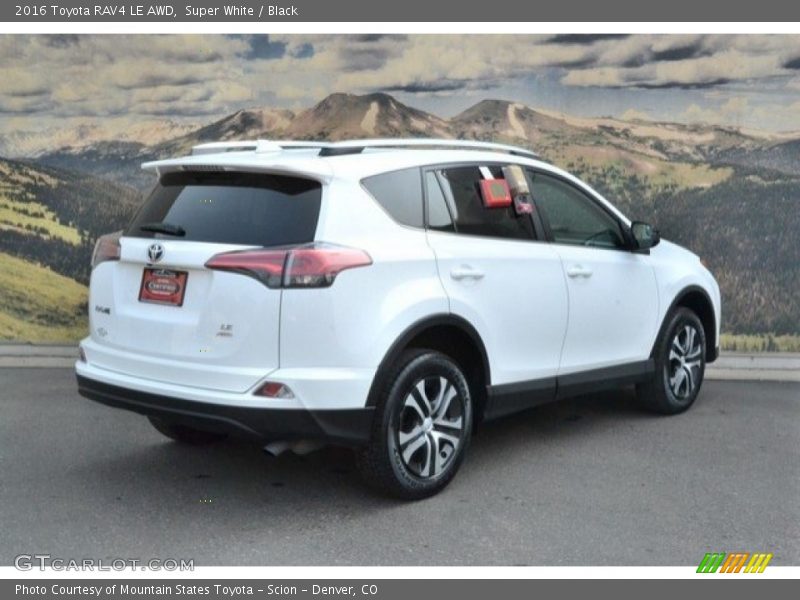 Super White / Black 2016 Toyota RAV4 LE AWD