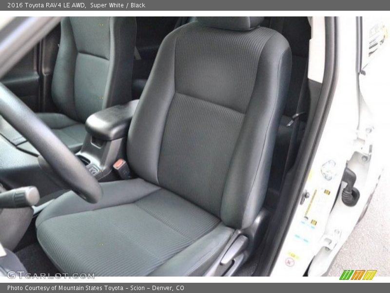 Super White / Black 2016 Toyota RAV4 LE AWD