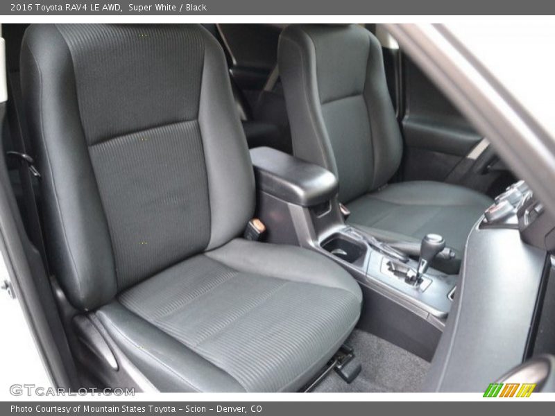 Super White / Black 2016 Toyota RAV4 LE AWD