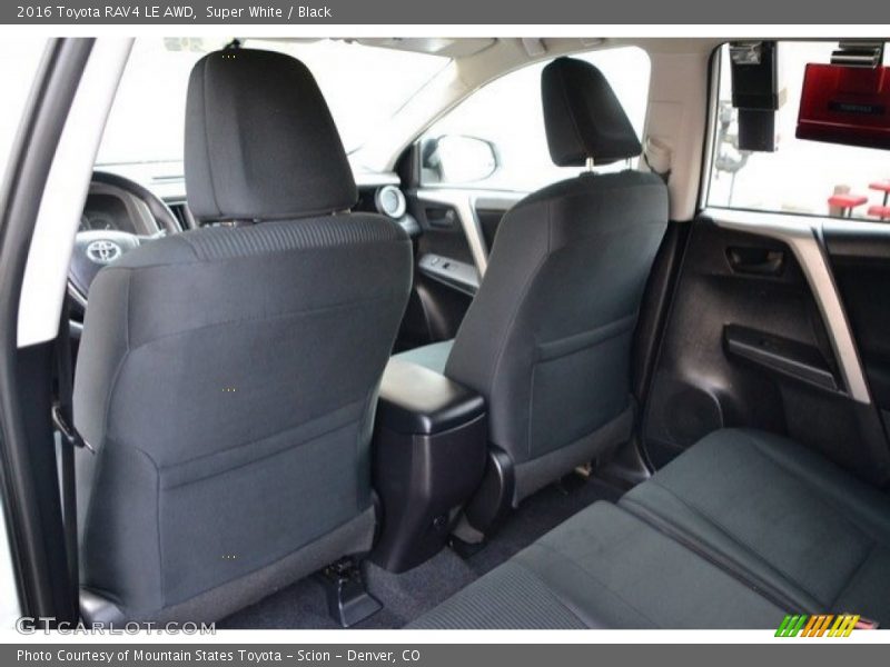 Super White / Black 2016 Toyota RAV4 LE AWD
