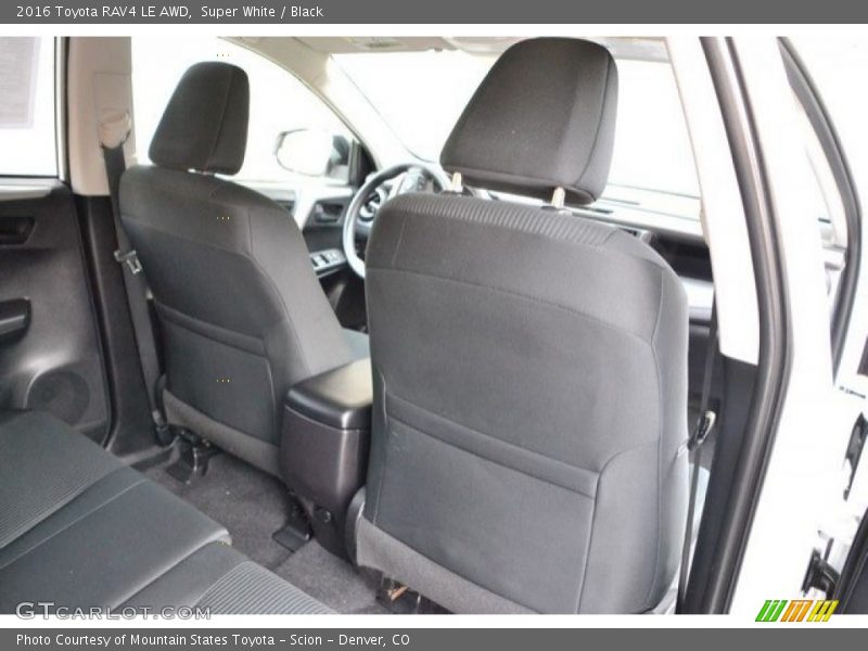Super White / Black 2016 Toyota RAV4 LE AWD