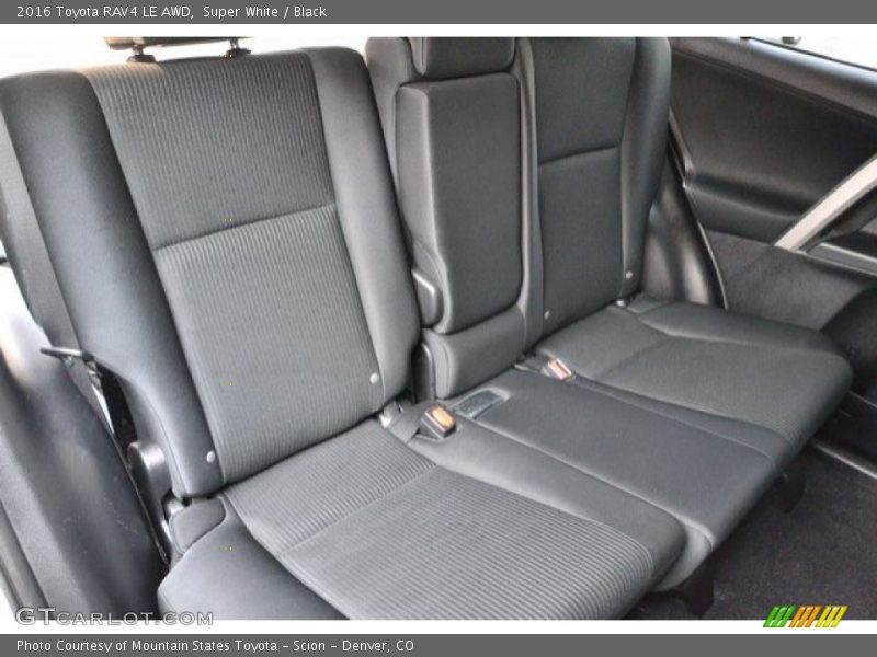 Super White / Black 2016 Toyota RAV4 LE AWD
