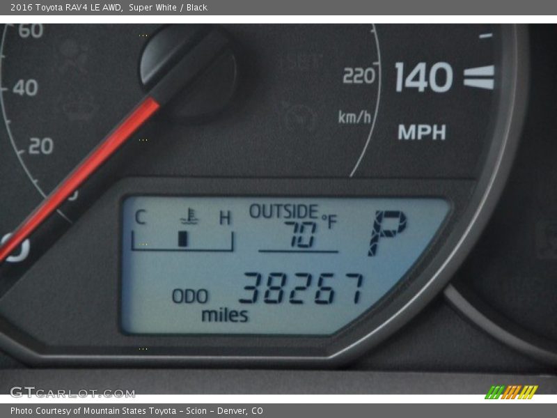 Super White / Black 2016 Toyota RAV4 LE AWD